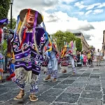 huayqear pegar entre varios quechua